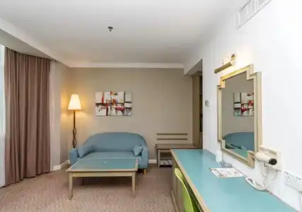 Regalodge & Spa - 61
