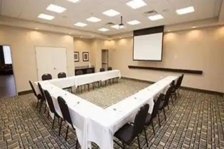 Hampton Inn & Suites Oklahoma City Airport - 19