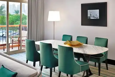 Address Montgomerie - 42