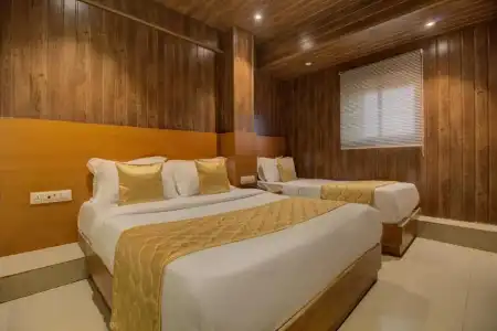 OYO 71452 Malad Grand - 31