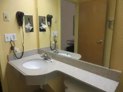 Quality Inn & Suites - 29
