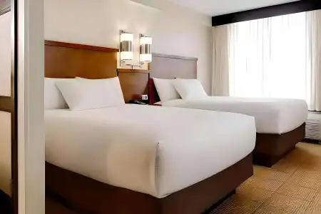 Comfort Suites Milwaukee West - 3