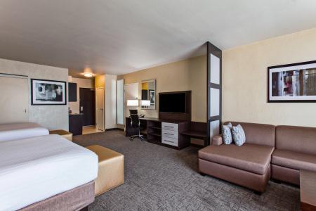 Holiday Inn Express & Suites Anaheim Resort Area by IHG - 4