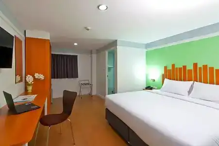Anya Nana at Sukhumvit - 52