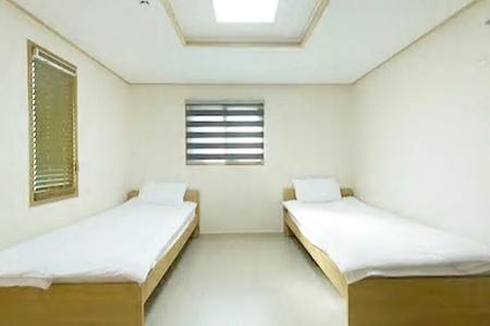 Hub Guest House - 2
