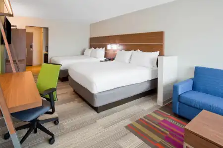 Holiday Inn Express & Suites Des Moines Downtown by IHG - 70