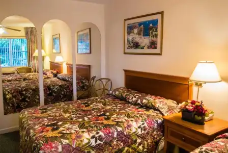 Shore Haven Resort Inn - 0