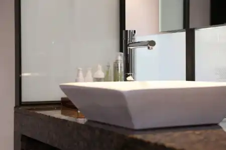E-HOTEL - 8