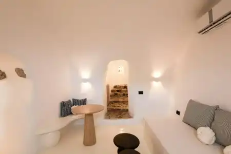Luna Santorini Suites - 36