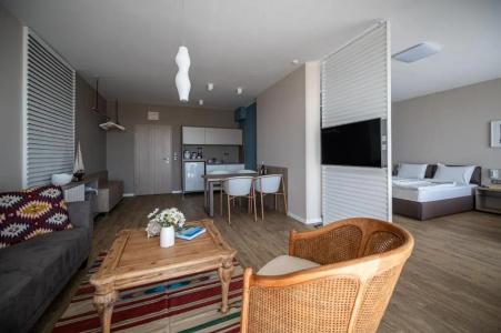 Romance & Family Suites - 128