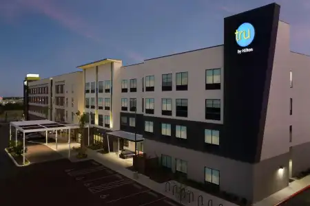 Tru by Hilton San Antonio Lackland Sea World - 16