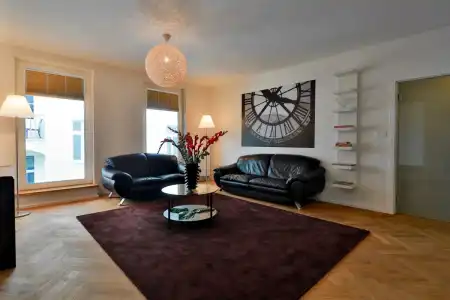 James & Apartments - 4