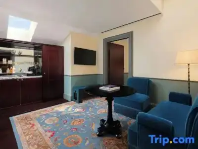 Maxwell Reserve Singapore, Autograph Collection - 65