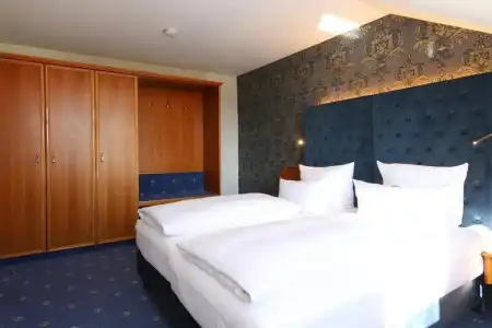 Bayerischer Hof Dresden - 82