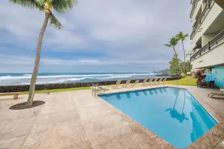 Banyan Tree 404D - 12
