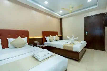 Empire - Near International Airport - 5