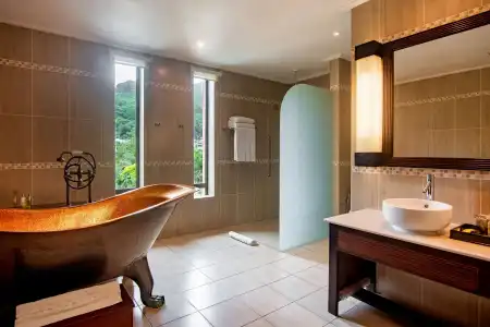 DoubleTree by Hilton Seychelles - Allamanda Resort & Spa - 8