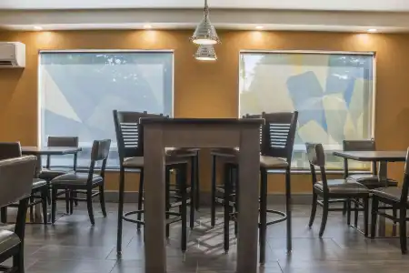 Comfort Inn Leamington - 43