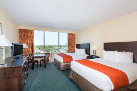 Ramada by Wyndham Kissimmee Gateway - 37
