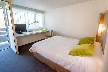 Hôtel Campanile Toulouse Nord - Sesquières - 28