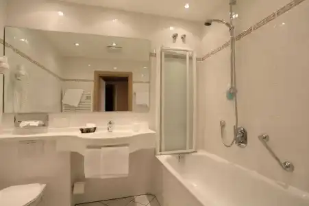 Hotel-Restaurant Esbach Hof - 7