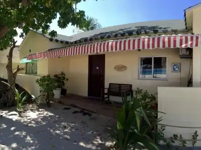 Luau Beach Inn - 0