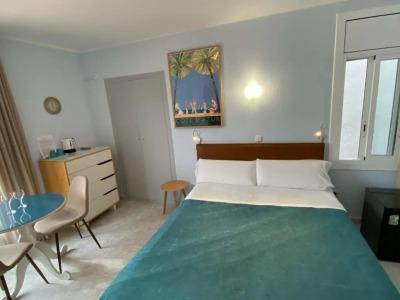 Alexandra Sitges - 37