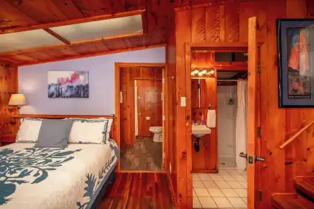Aloha Junction Bed and Breakfast -Minutes Away from Hawaii Volcanoes National Park - 30