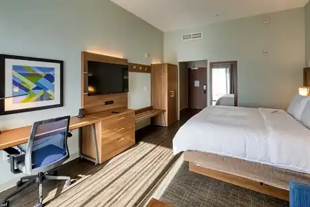 Holiday Inn Express & Suites Charlotte - South End by IHG - 65
