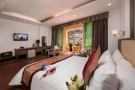 Van Mieu - 36
