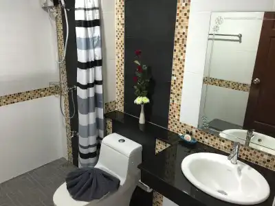 Chic n Chill Bed & Breakfast - 8
