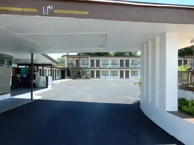 Sunset Inn - 11