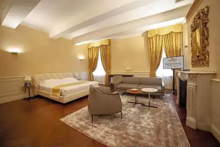 Rua Frati 48 in San Francesco - 71