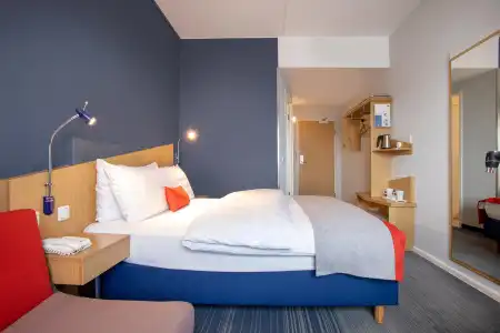 Holiday Inn Express Frankfurt Airport by IHG - 5