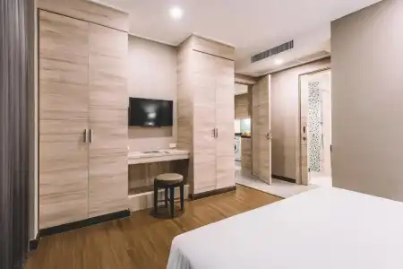 Adelphi Suites Bangkok - 96