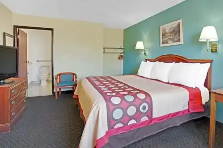 Super 8 by Wyndham Tucson Downtown Convention Center - 16