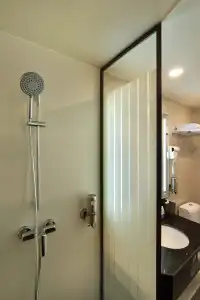 Holiday Inn Express Kuala Lumpur City Centre by IHG - 9