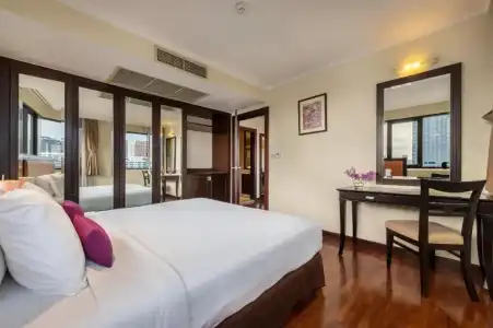 Bandara Silom Suites - 143