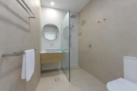 Mandalay Luxury Beachfront Apartments - 38