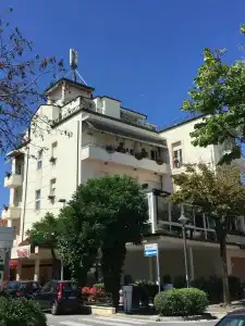 River Fronte Mare Con Piscina - 0