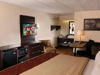 Red Roof Inn PLUS+ Austin South – Airport. - 2