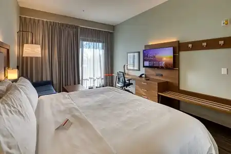 Holiday Inn Express & Suites Charlotte - South End by IHG - 67