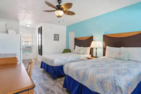 Malibu Resort Motel - 4