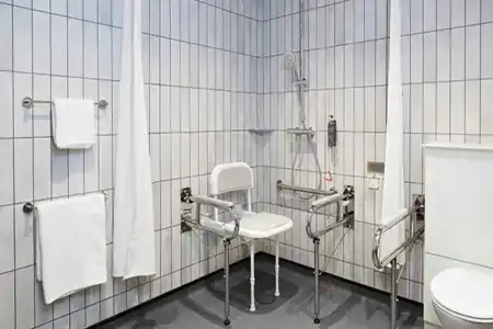 Premier Inn London City - Tower Hill - 8
