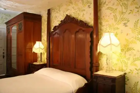 Martine Inn - 68