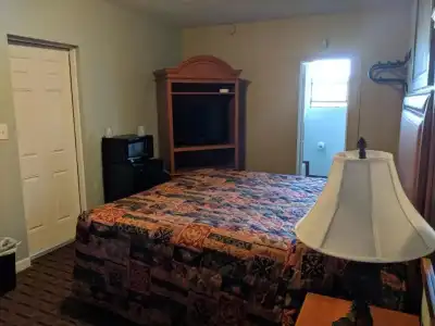 San Marina Motel - 2