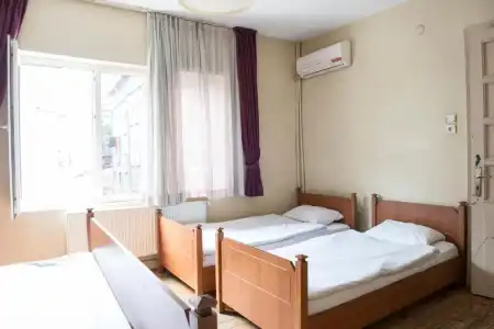 Cheers Midtown Hostel - 26