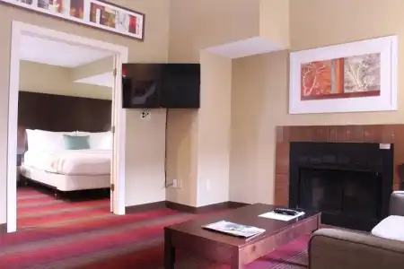 Hawthorn Extended Stay by Wyndham Wichita - 13