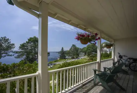 Spruce Point Inn - 7