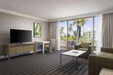 DoubleTree by Hilton San Diego Bayside - 144